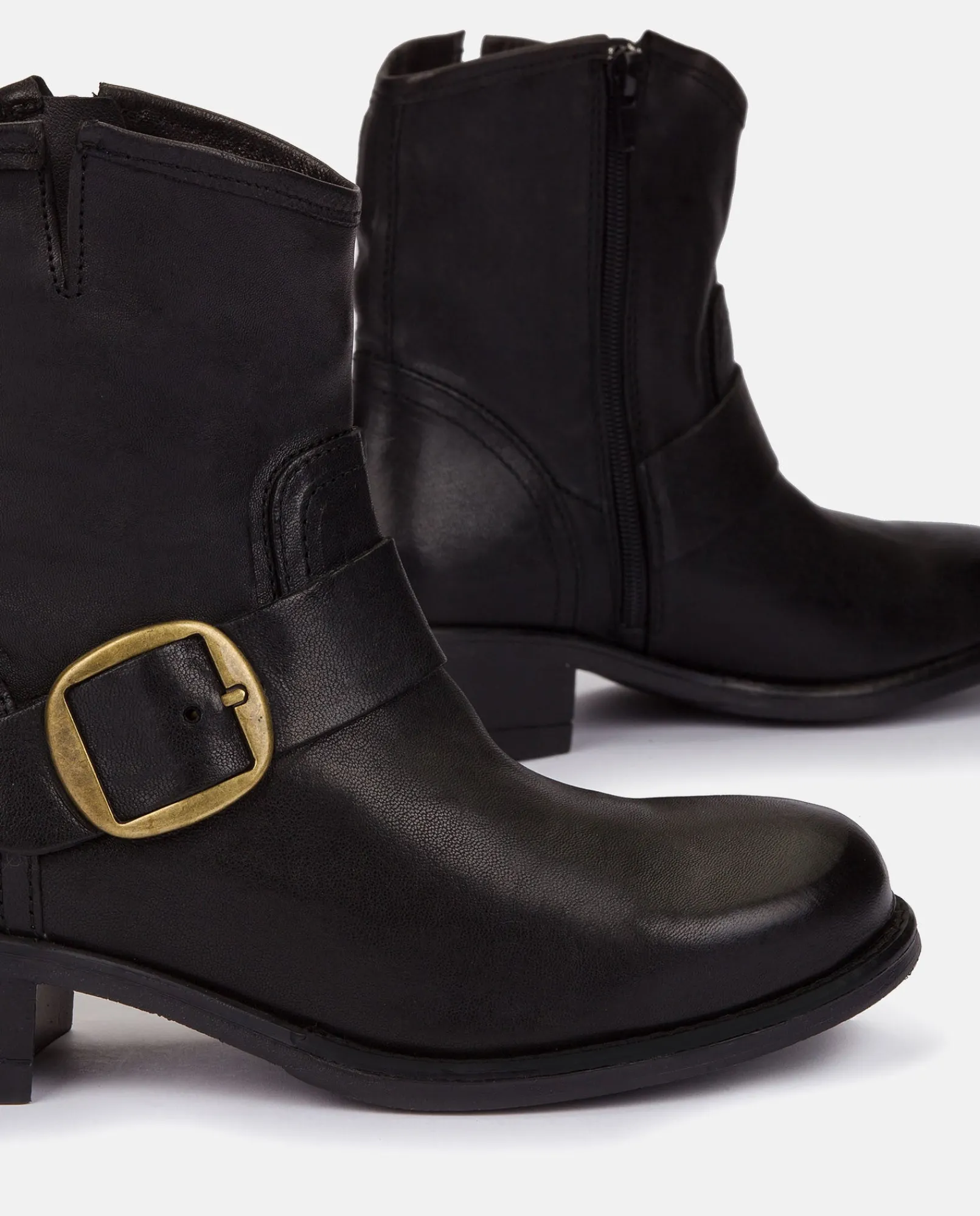 Discount Yokono Botín Plano MONS-001 NEGRO