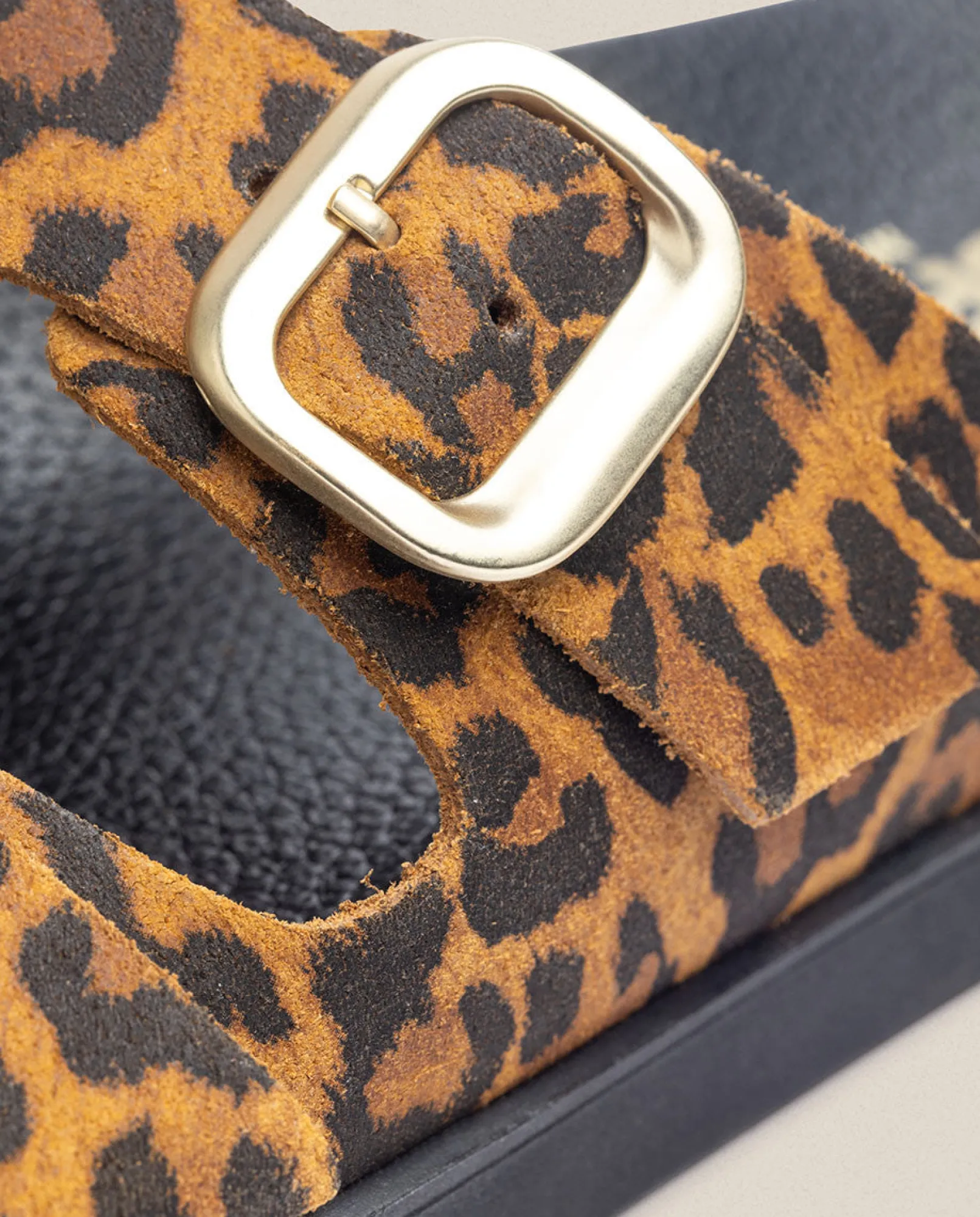 Flash Sale Yokono Sandalia Plana Morena 700 Leopardo
