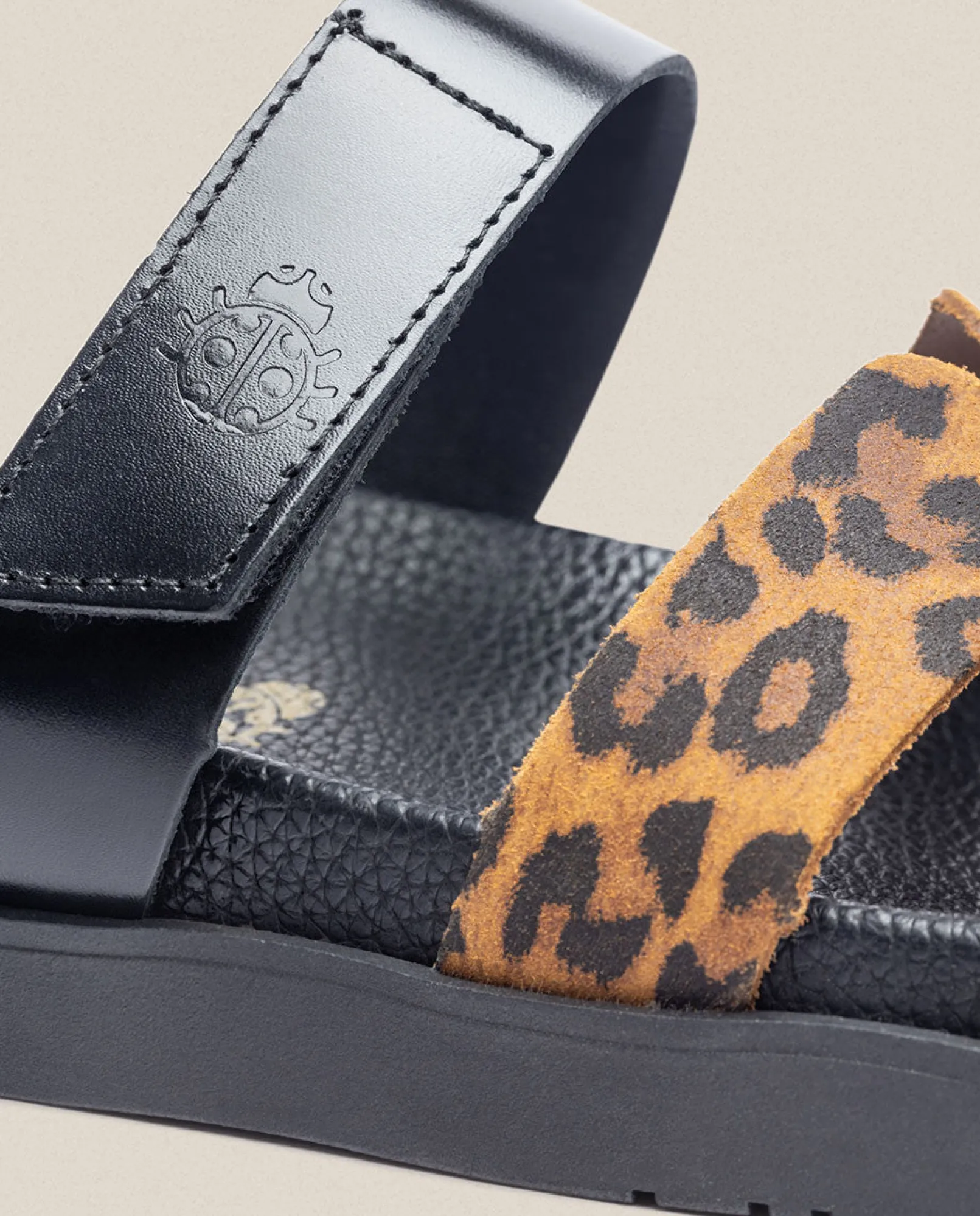 Clearance Yokono Sandalia Plana Morena 125 Leopardo