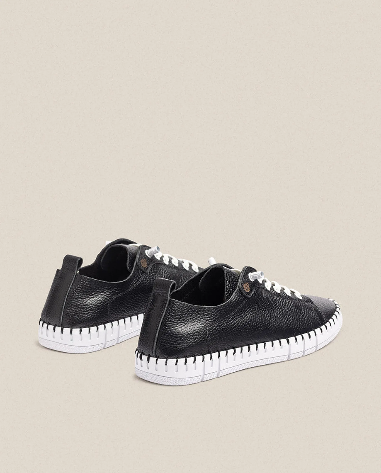 Cheap Yokono Zapato Plano Flow 004 Negro
