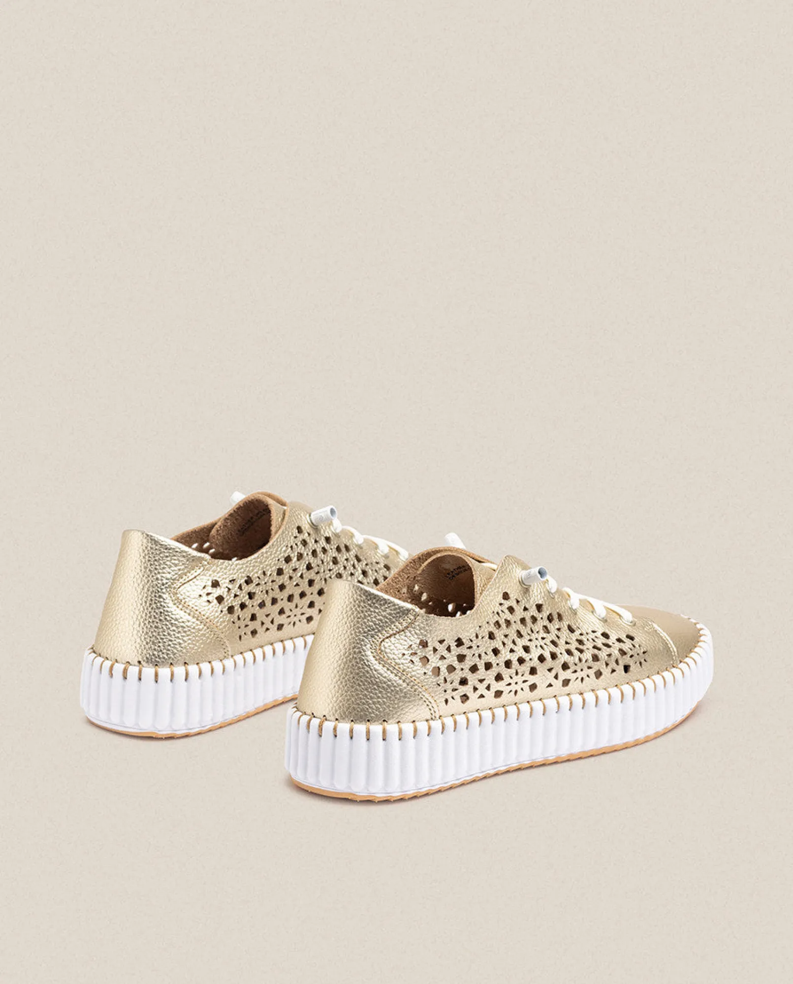 Cheap Yokono Zapato Plano Sintra 002 Dorado