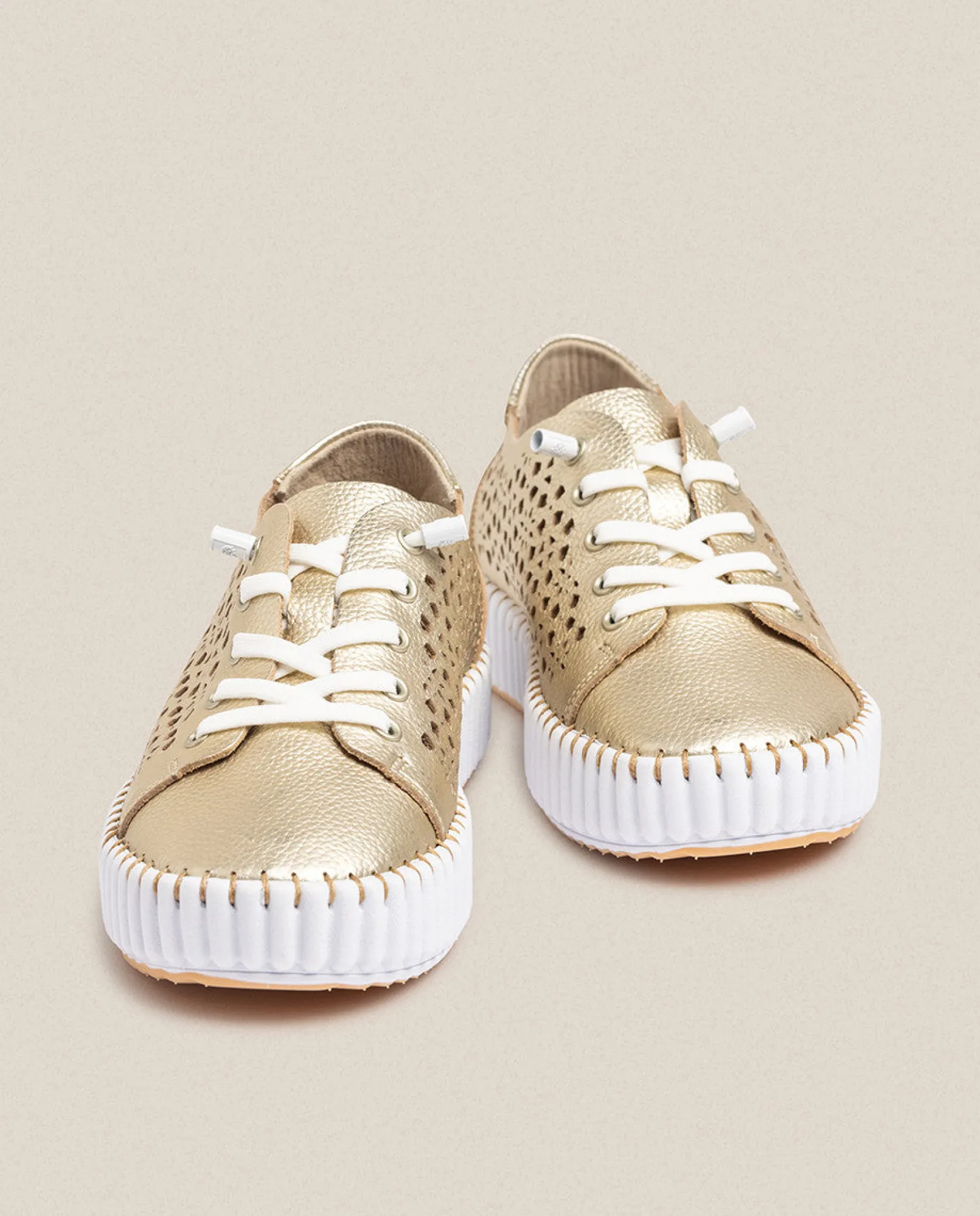 Cheap Yokono Zapato Plano Sintra 002 Dorado